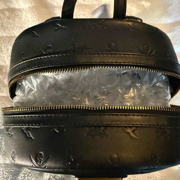 Loungefly Disney Pirates of the Caribbean Jack Sparrow
Mini Backpack NWT 🏴‍☠️ - Picture 13 of 14